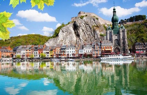 Dinant Apartment | Maison fontaine du saxophone