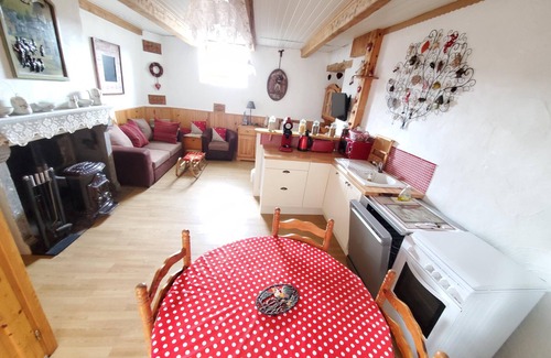 Besse-en-Chandesse House | Maison Cosy et chaleureuse (Chabrit 4)