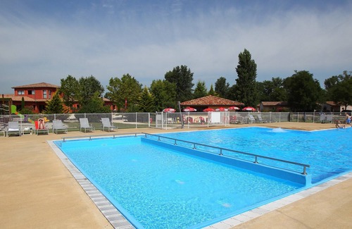Chateauneuf-sur-Isere House | Maison de vacances spacieuse | 2 piscines et sauna