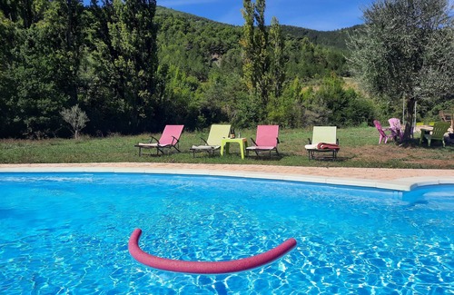 Chateauneuf-de-Bordette House | Maison de Charme Avec Piscine sur Grand Terrain