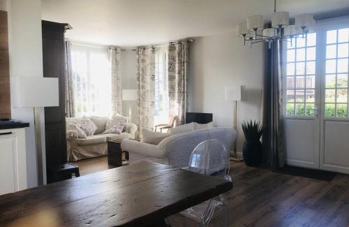 Merville-Franceville-Plage House | Maison Familiale, Plage à 250m, Calme, Jardin, Terrasse, WIFI - FR-1-465-75