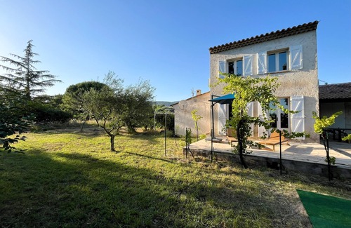 Saint-Cezaire-sur-Siagne House | Maison Familiale Calme ET Independante Avec Piscine ET Grand Terrain Arbore
