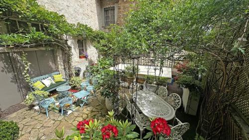 Saint-Leonard-de-Noblat Bed & Breakfast | Maison gay lussac