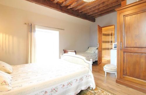 Choye Bed & Breakfast | Maison historique avec chambres d'hôtes et parc clos à Choye - FR-1-583-293