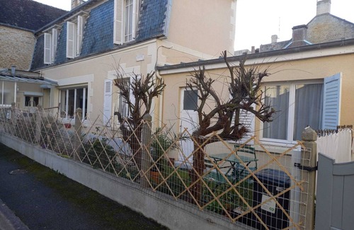 Saint-Regnobert-de-la-Cote-de-Nacre House | Maison Indépendante de 4 Chambres ,située Dans le Carré or de St-aubin-sur-mer