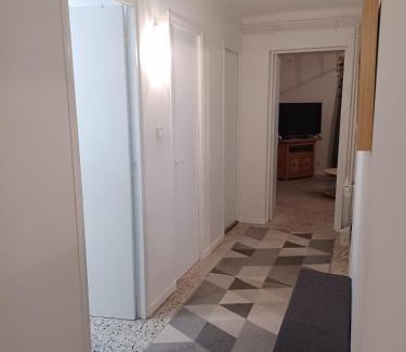 Route d'Arles Apartment | Maison Jardin & Garage P2 10 min Gare Nîmes