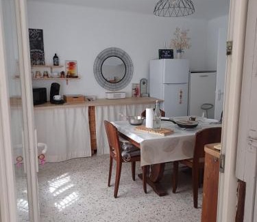 Route d'Arles Apartment | Maison Jardin & Garage P2 10 min Gare Nîmes