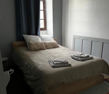 Monein Villa | Maison la forge rénovée 8 pers au centre avec extérieur