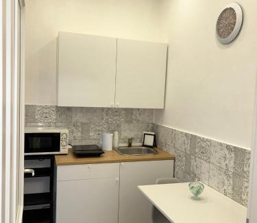 Naples City Centre Apartment | MAISON LAEZZA