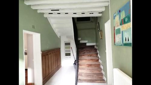 Saint-Jean-le-Blanc House | Maison lAmrique welcome you to one of their rooms, Dogs are also welcomed