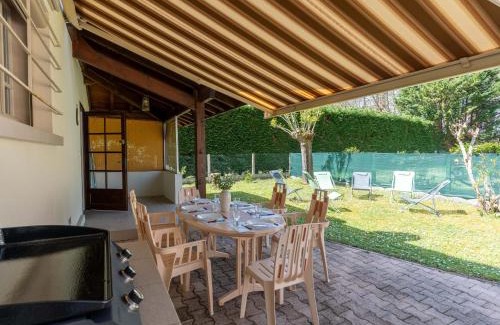 Parentis-en-Born House | Maison landaise rénovée, 6 pers: proche lac, plage, surf, jardin, terrasse, vélos et ménage inclus - FR-1-319-545