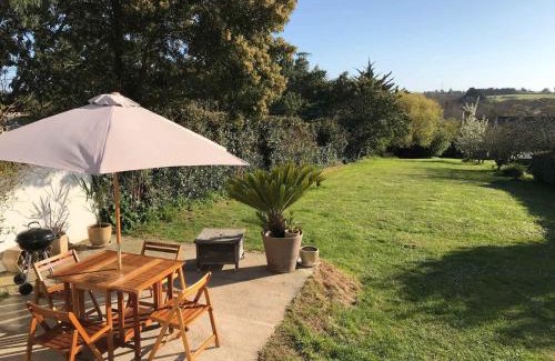 Le Palais House | Maison lumineuse avec jardin à 15 min de la plage et du centre du Palais - FR-1-418-183