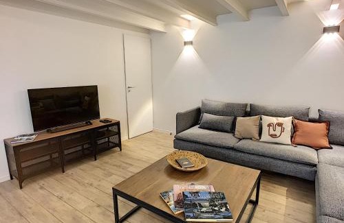 Avignon City Centre Villa | Maison Luxe 4 chambres - Patio - Climatisation - 10 minutes à pied du Pont d'Avignon