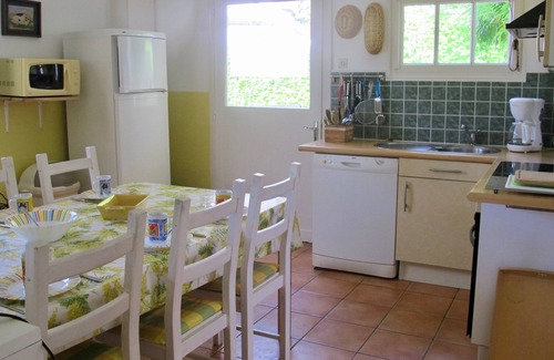 Mimizan Ski Chalet | Maison Mimosa, charming house with large fenced garden