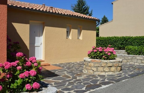 Vallon-Pont-d'Arc House | Maison Mitoyenne Proche du Village