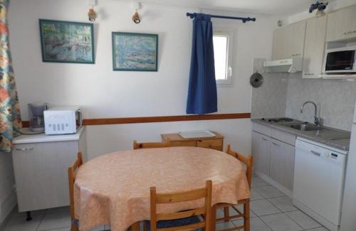 Marseillan Plage House | Maison mitoyenne duplex avec terrasse, garage et parking, proche plage, équipée pour 4 à 6 personnes - FR-1-326-385