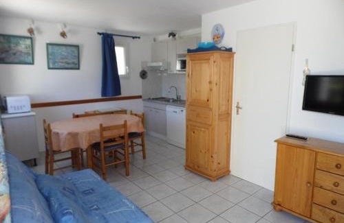 Marseillan Plage House | Maison mitoyenne duplex avec terrasse, garage et parking, proche plage, équipée pour 4 à 6 personnes - FR-1-326-385