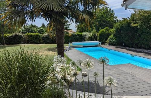 Soyaux House | Maison moderne à Soyaux avec piscine privée et parking - FR-1-653-279