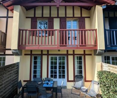 Castelnau-sur-Gupie Apartment | Maison Moliets rue Bremontiers - Maison 3 pièces 6 personnes MAE-1233
