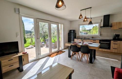 Moyenmoutier House | Maison neuve et paisible avec étang privé, terrasse et randonnées aux portes du Pays de Salm - FR-1-589-635