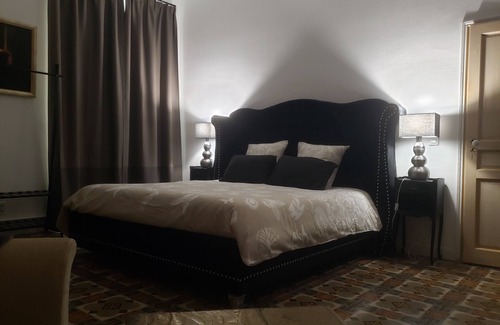 Fabrezan Bed & Breakfast | Maison Nolia : Chambre Madras 2 Personnes Dans Maison de Maître