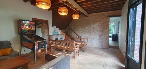 Rugles House | Maison Normande au bord de rivière avec spa et sauna