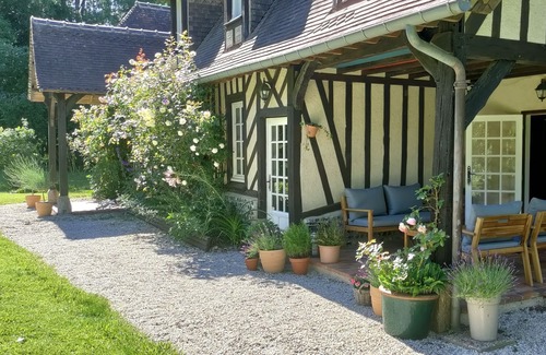 Le Planquay House | Maison Normande au Parc Majestueux