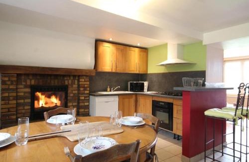 Tinchebray-Bocage House | Maison Normande avec Jardin Clôturé, Cheminée et Options Confort, près de la Roche d'Oëtre - FR-1-497-141