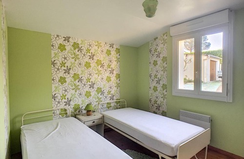Carolles House | Maison paisible proche de la plage avec jardin et équipements complets - FR-1-361-491