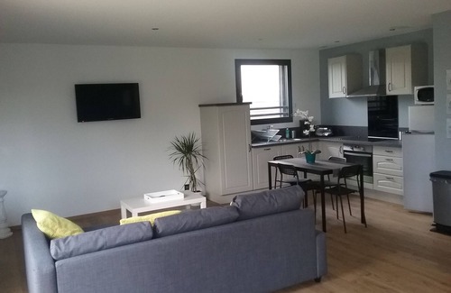 Saint-Coulomb House | Maison Pierre - 900 de la mer -2/3 Pers. - Enclosed garden - Pets welcome.