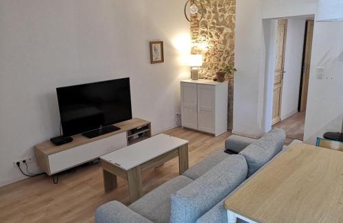 Passa House | Maison Pittoresque Terrasse et Jardin Monastir del Camp