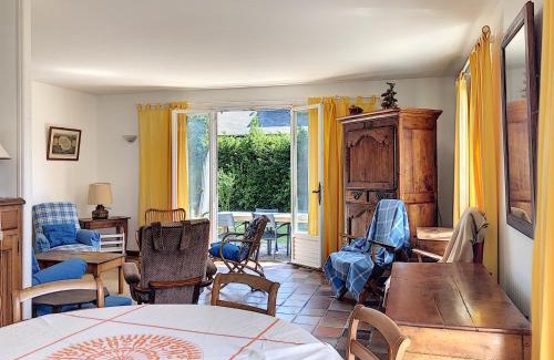 Jullouville-les-Pins House | Maison Plain-Pied avec Jardin, 500m Plage, 3 Ch, 6 Pers, WiFi, Stationnement, Proche Mont-Saint-Michel - FR-1-361-160