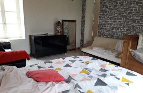 Lucay-le-Male House | Maison plain pied, 2 chambres, longère typique , fraiche, dans bourg avec tous commerces