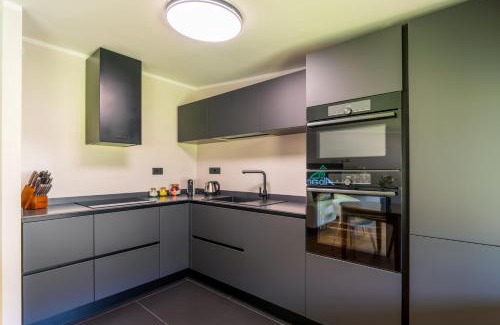 Pleod Apartment | MAISON PLEOD - Vista Castello e Giardino Privato