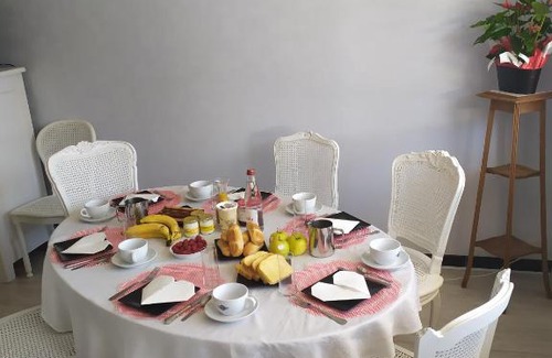 Saint-Thiebault Bed & Breakfast | Maison plume