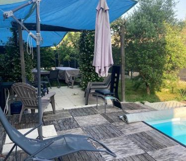 Artigues-pres-Bordeaux Villa | Maison pour 6 personnes avec jardin et piscine