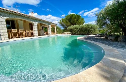 Ruoms House | Maison pour 12p, piscine à débordement chauffée d'avril à octobre inclus
