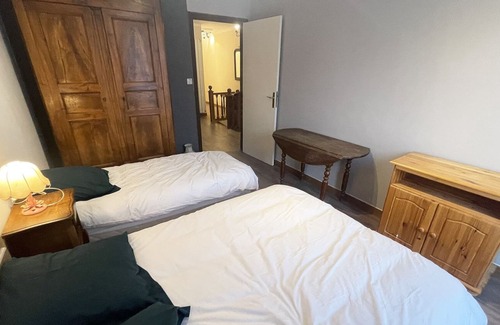 Belcaire House | Maison Pour Fêtes ou Repos, Recement Rénovée, en Plein Coeur de Belcaire