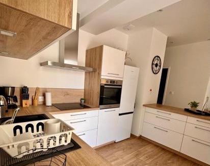 Reviers Villa | Maison Privée, Calme, parking, Jardin