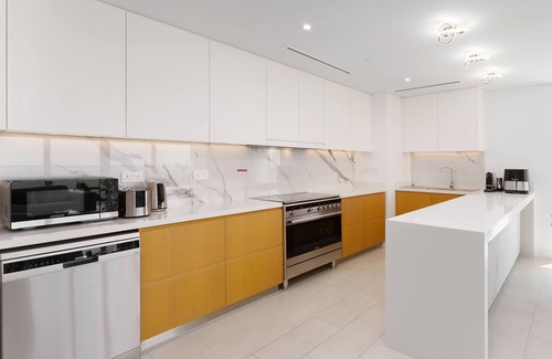 Dubai Marina Apartment | Maison Privee - Seaside JBR Living w/Open Sea & Bluewaters Views