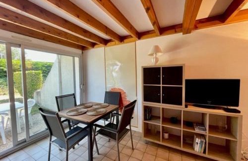 Saint-Pierre-Quiberon Villa | Maison proche plage avec jardinet, 3 pièces, 40m², parking privé, animaux acceptés - FR-1-478-131