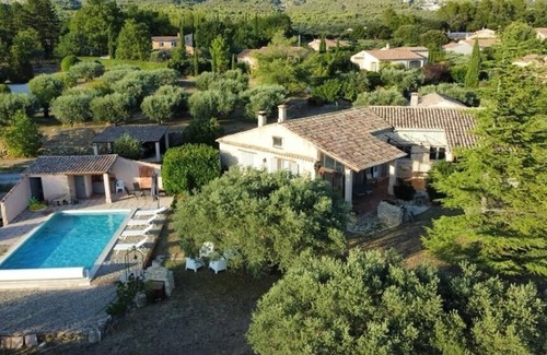 Bedoin House | Maison Provençale Avec Magnifique Jardin et Piscine