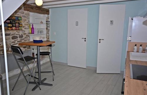 Saint-Georges-d'Oleron House | Maison rénovée 4 pièces à Saint-Georges-d'Oléron, 6 couchages, vélos, proche plages et pistes cyclables - FR-1-246A-114