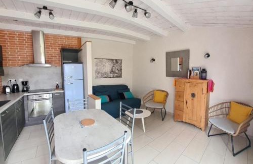 Saint-Vincent-sur-Jard House | Maison rénovée avec jardin partagé de 2000m² à 1,3 km de la plage Clemenceau, idéale pour 4 personnes - FR-1-426-510