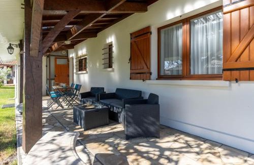 Biscarrosse House | Maison rénovée 6 pers. à Biscarrosse - Clim, jardin, à proximité du lac & plages - FR-1-319-549