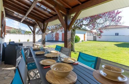 Biscarrosse House | Maison rénovée 6 pers. à Biscarrosse - Clim, jardin, à proximité du lac & plages - FR-1-319-549