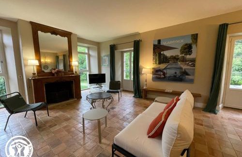 Le Tablier House | Maison rénovée avec piscine et grand jardin, à 2 km de la Vallée de l'Yon - FR-1-426-329