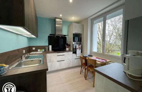 Cheffois House | Maison rénovée proche du Rocher de Cheffois avec Wifi - FR-1-426-587