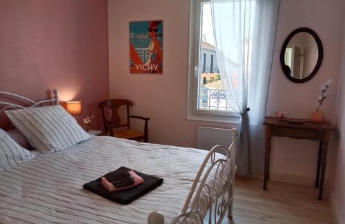 Bellerive-sur-Allier House | Maison rénovée proche Vichy : 3 chambres, cour fermée, tout inclus, idéal curistes et activités naturelles - FR-1-489-481
