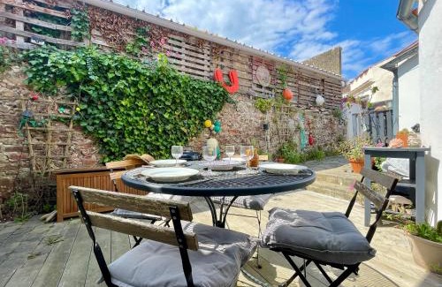 Brem Sur Mer House | Maison rénovée, loft artiste, Brem Sur Mer, 3 pers, WIFI - FR-1-231-336